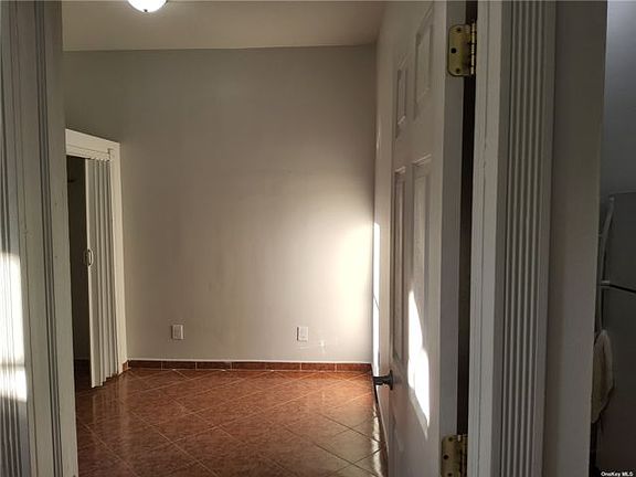 3rd image of 18 Elmira St