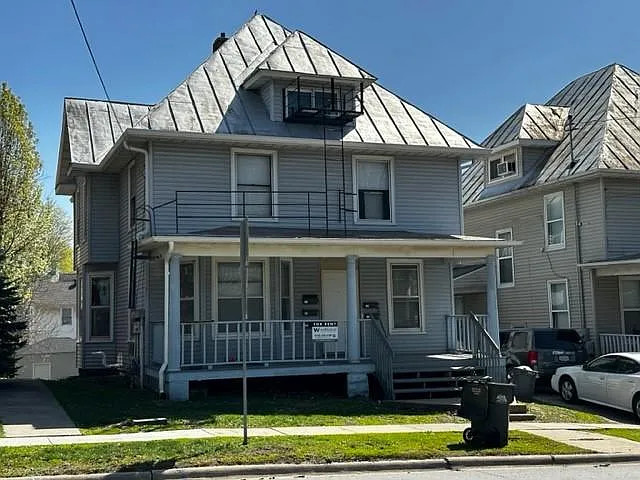5 bed, 2200 sqft, $4,500 — Photo 1