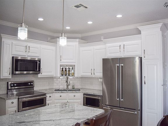 5th image of 6 Brady Ct