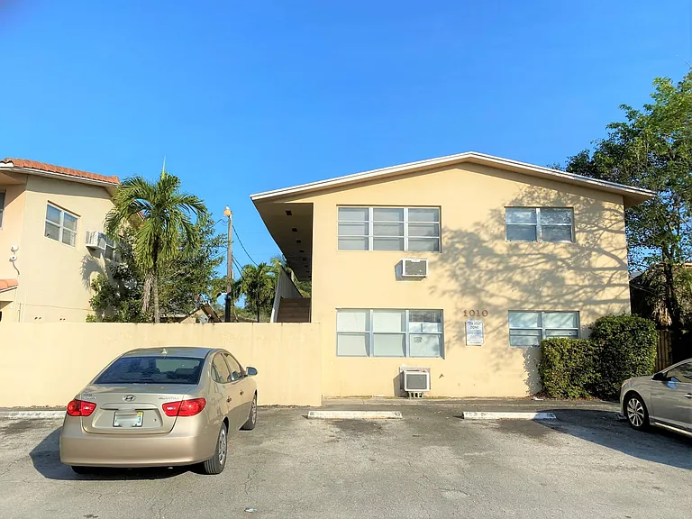 1010 SW 16th Ave — Photo 5