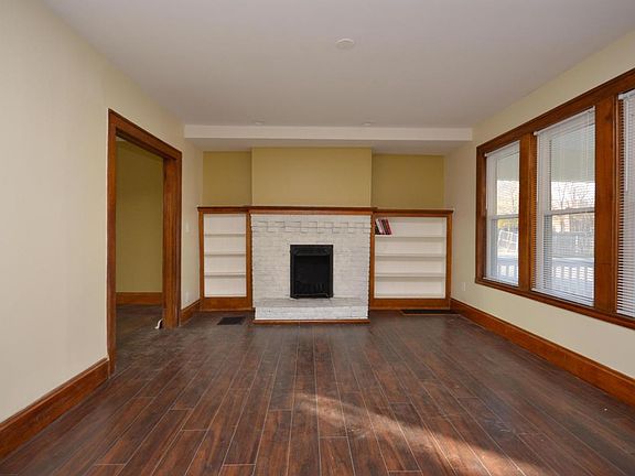 5th image of 1361 E Rich St