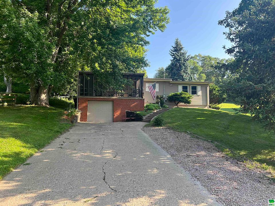 1st image of 2707 Memorial Dr