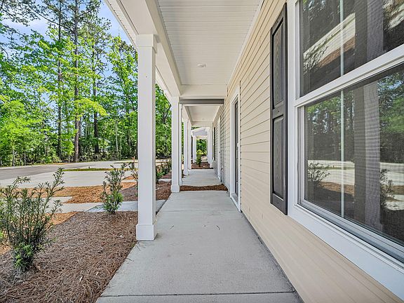 5th image of 247 Harding Ln