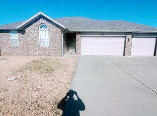 4323 W Montreal St, Springfield, MO 65802