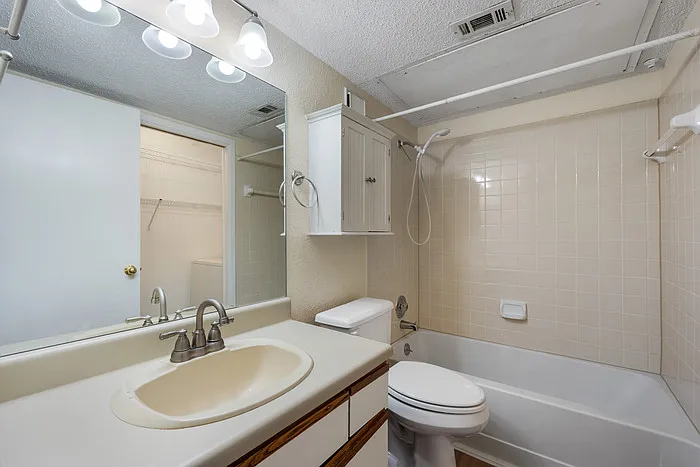 1015 E Yager Ln #41 — Photo 10