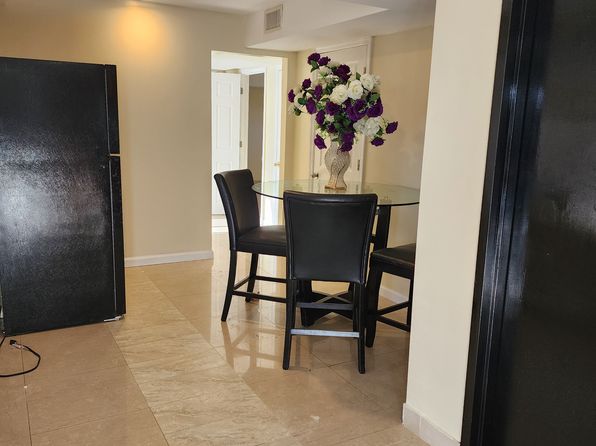 18 Crestvale Ter #B