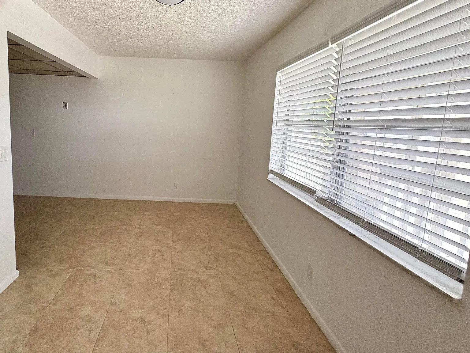 2 bed, 874 sqft, $1,500 — Photo 4