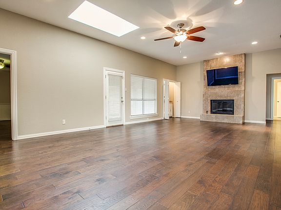 5th image of 2401 Blue Cypress Dr