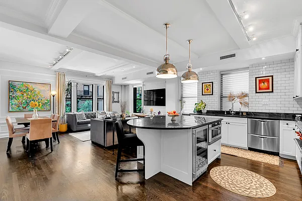 Sold by Compass | media 1