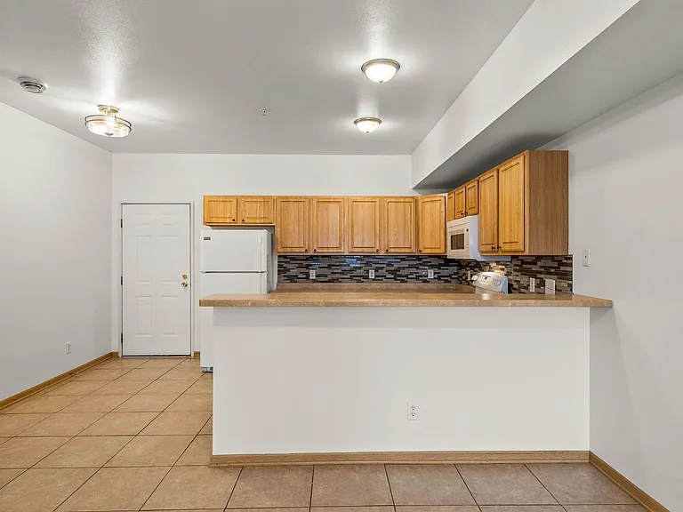 4301 W Howard Ave — Photo 7