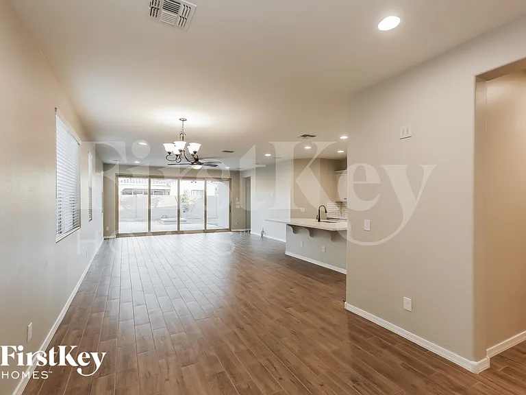 19748 W Devonshire Ave — Photo 3