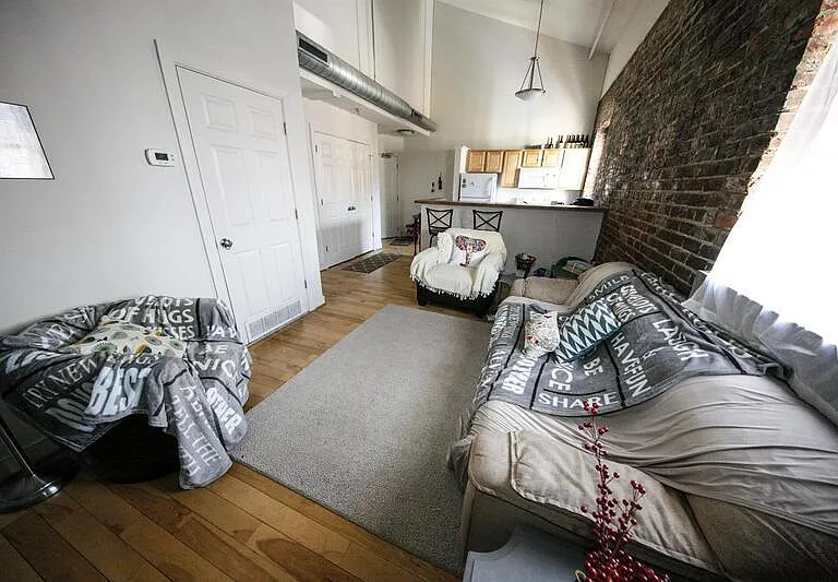 302 N Goshen St #203 — Photo 1