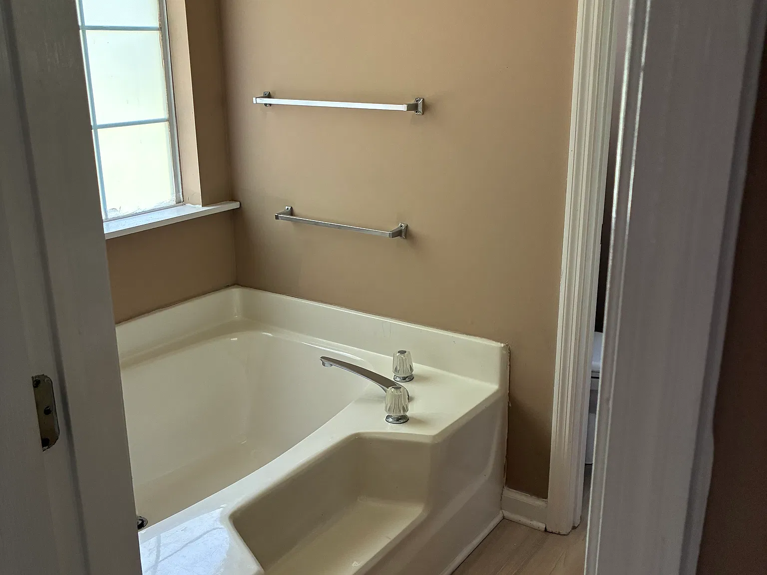 3 bed, 1830 sqft, $1,850 — Photo 3