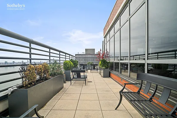 Rented by Sotheby's International Realty | media 43