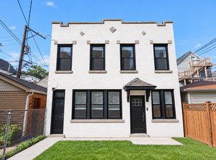 1328 W Nelson St, Chicago, IL 60657