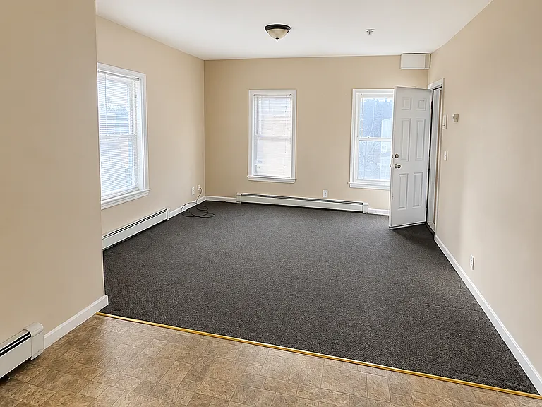532 Main St #11 — Photo 2