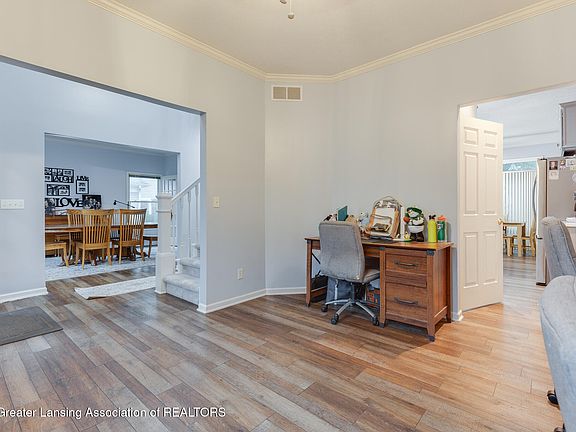 4th image of 2212 Beechnut Trl