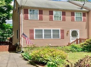 65 Bedford Ave, Worcester, MA 01604