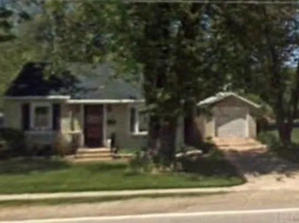 626 W Whitley St, Churubusco, IN 46723