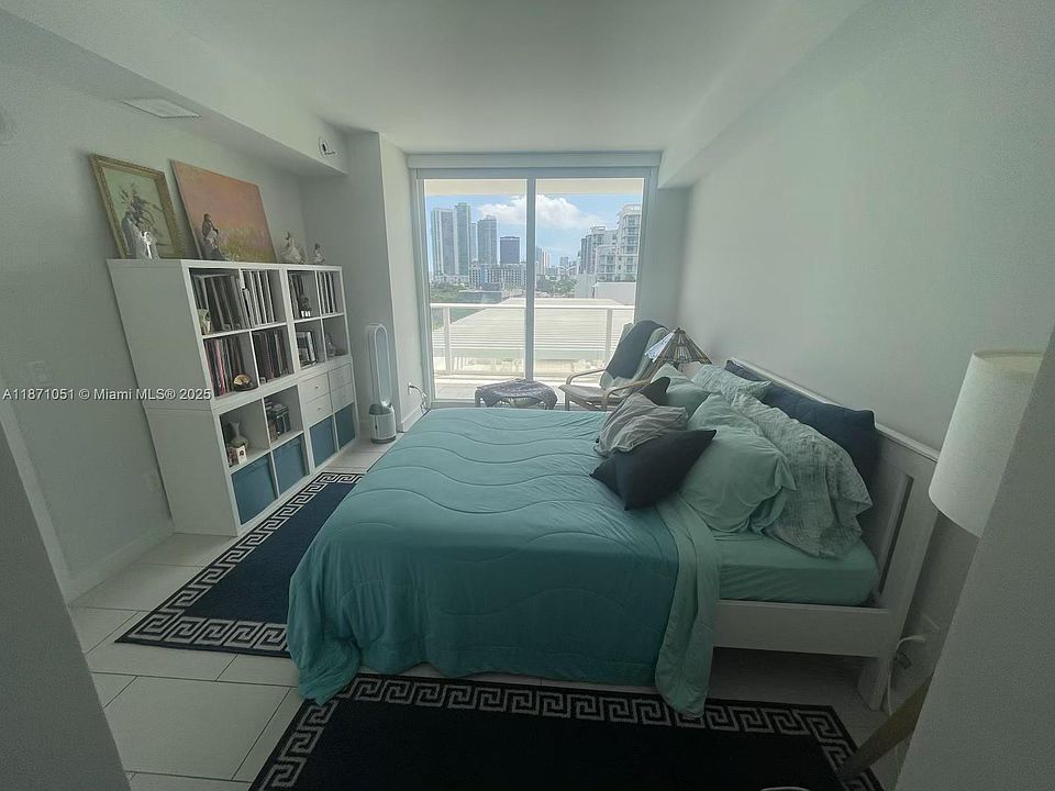 2nd image of 4250 Biscayne Blvd