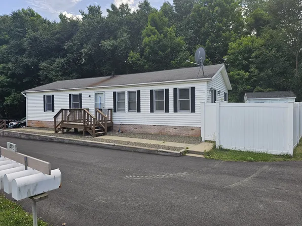 1402 Waterbury Road #7, Thomaston, CT 06787