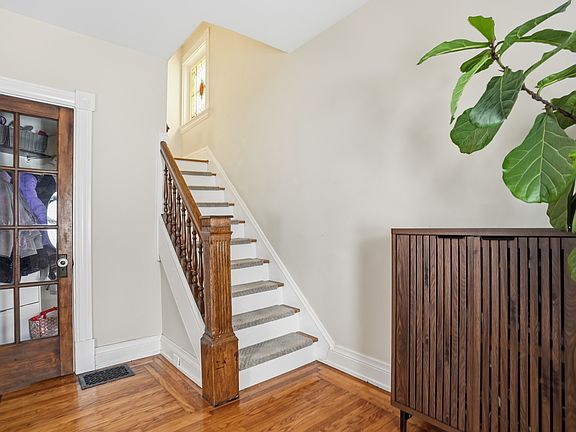 4th image of 4021 Elsmere Ave