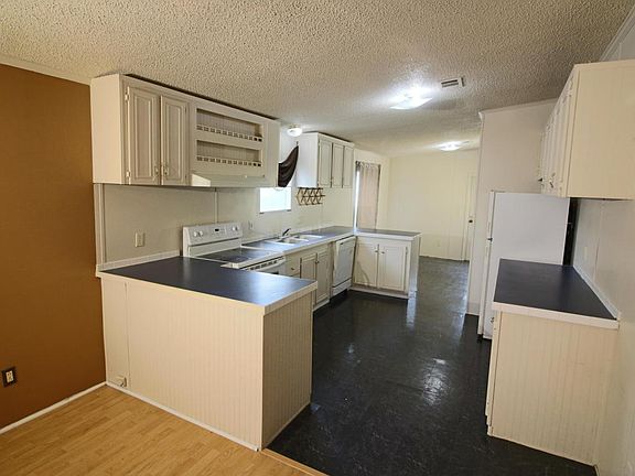 3rd image of 7664 Los Padres Ave
