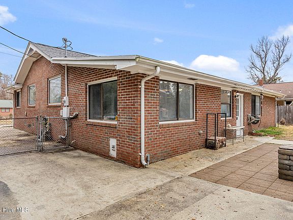 5th image of 402 Jarman Street