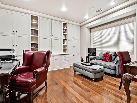 5th image of 2606 W McLeod Mdws