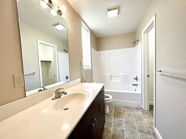 1714 Avenue K — Photo 8