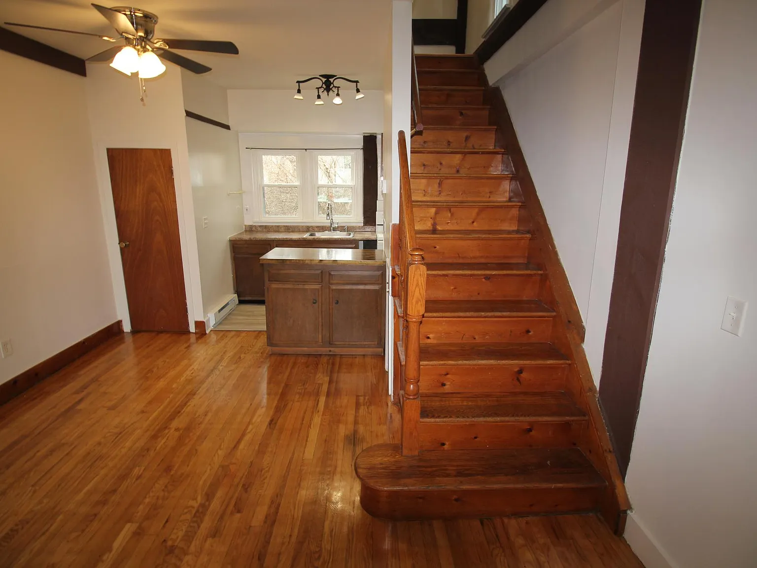 27 B Oakland Ave — Photo 2