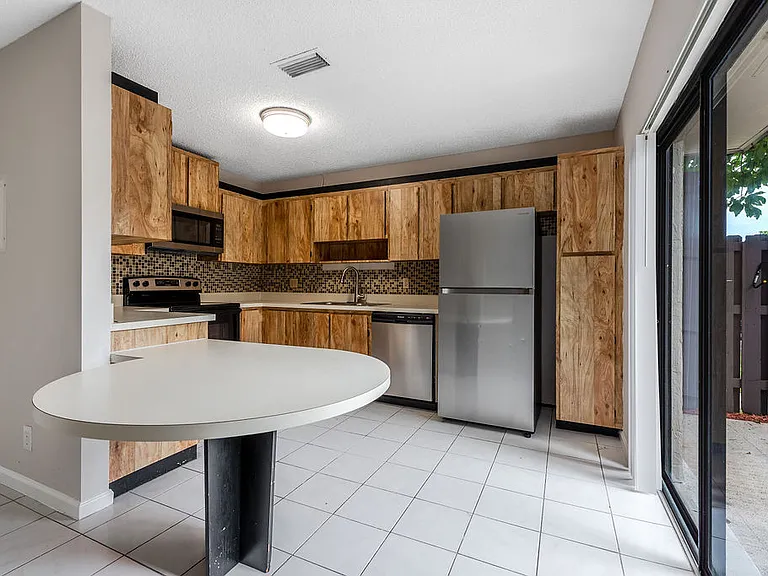 1761 N Congress Ave — Photo 9
