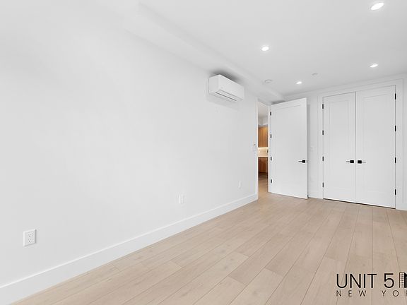 4th image of 581 New York Ave #601