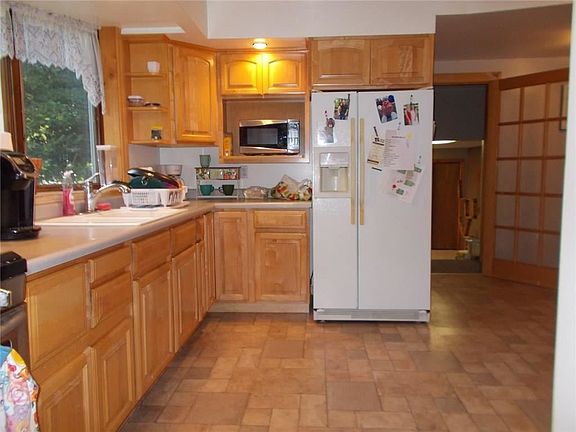 5th image of 9995 Oakland St