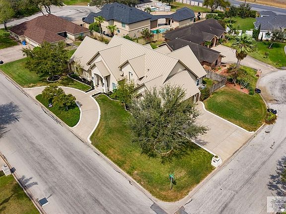 2nd image of 1909 Guava Cir