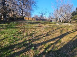 1904 Taylor St, Lexington, MO 64067