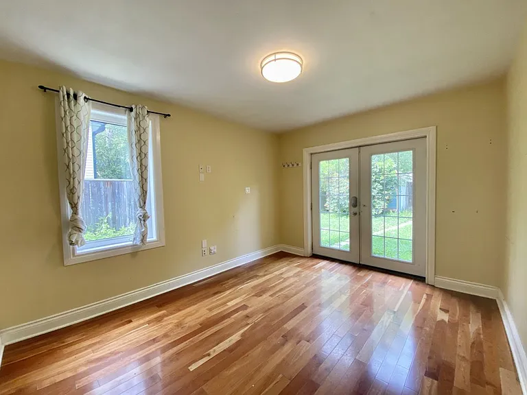 85 Arundel Ave — Photo 6