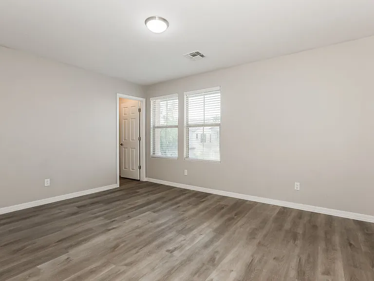 5637 E Alder Ave — Photo 13