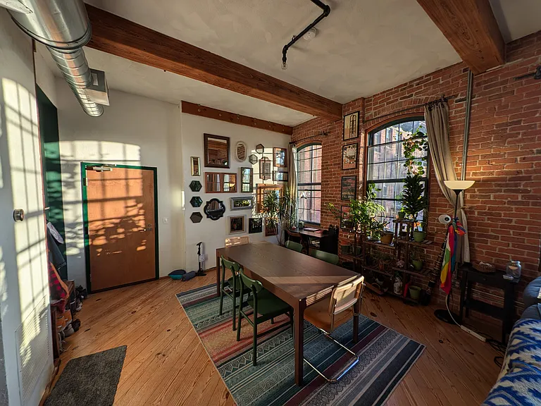 409 Pine St #202 — Photo 1
