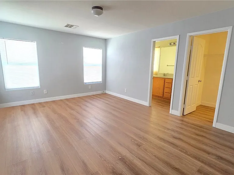 628 Port Talbot Ave — Photo 11