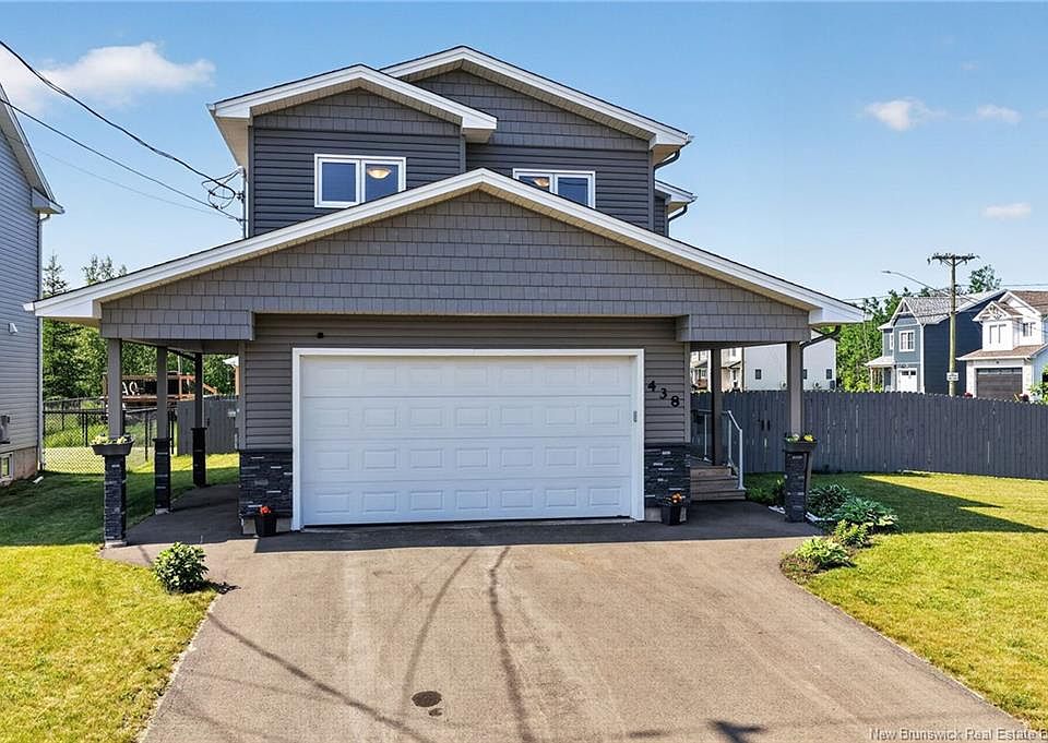 1st image of 438 Maplehurst Dr