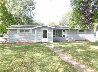 1217 S 14th St, Prairie Du Chien, WI 53821