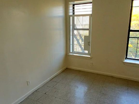 5th image of 625 Jefferson Pl APT 3C