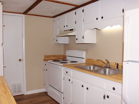 5th image of 1422 Humes Ave NE #1422