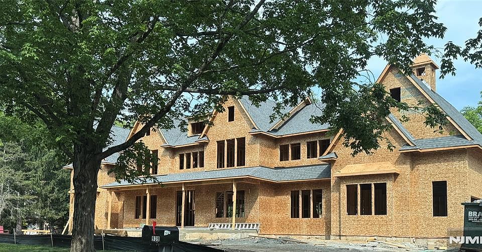 2nd image of 939 Briarwoods Rd