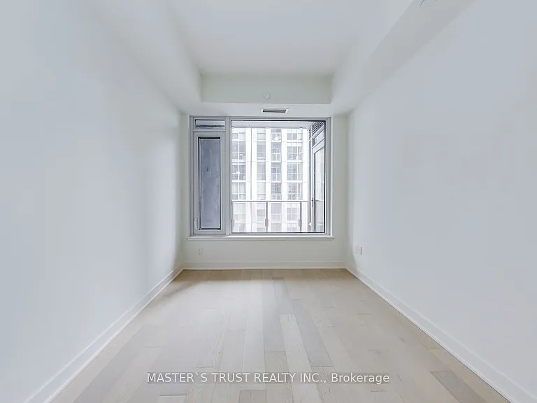 11 Yorkville Ave #2507 — Photo 19