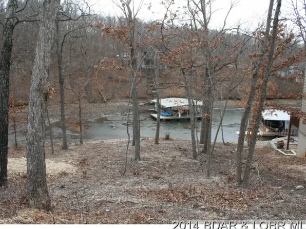 Outer Dr, Lake Ozark, MO 65049