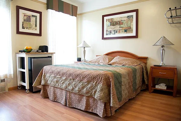 Rented by Easy Rental LLC | media 16