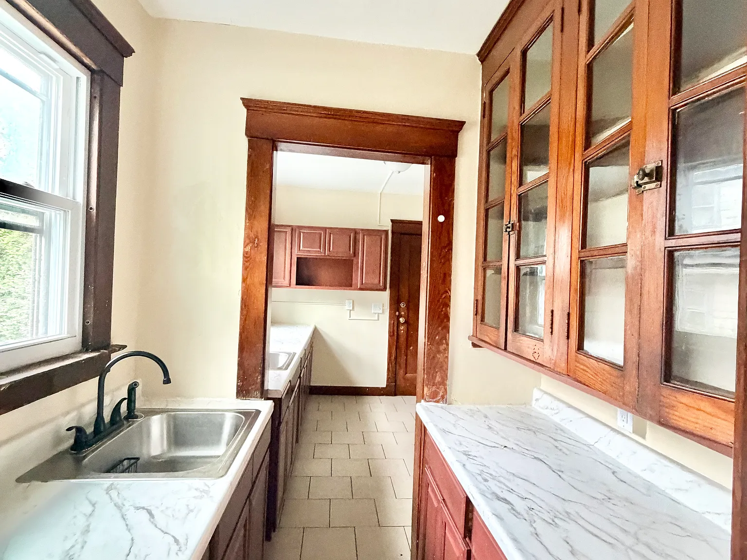 2 bed, 1000 sqft, $1,800 — Photo 3