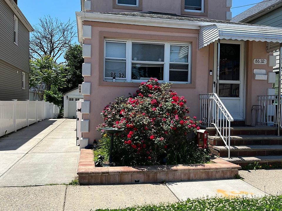FRONT OF HOUSE
